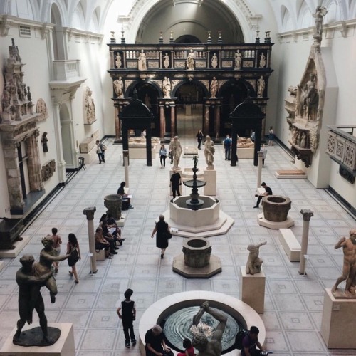 expatesque:S’s Guide to London⇢ The Victoria and Albert Museum, Knightsbridge &ndash