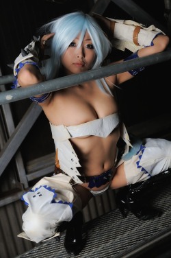 Cute Cosplay Girl Haikarabitch (Monster Hunter