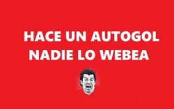 laweonafloja:  Pobre q lo weben !!