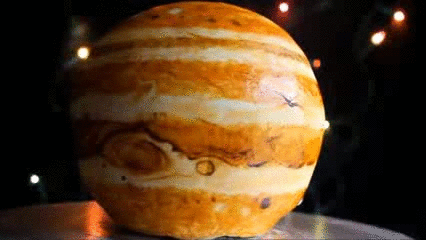 truebluemeandyou:  DIY Jupiter Planet Cake Video Tutorial from Cake Crumbs here. After seeing so many food GIFs from YouTube with no source on Tumblr, I finally decided to make a set with the source using lunapic here. For the post on the Jupiter Cake