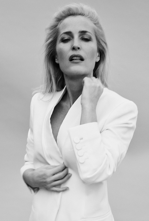 qilliananderson:Gillian Anderson by Jenny Hands 2016.