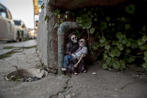 asylum-art:  Isaac Cordal - Cement Eclipses. Chiapas, Mexico. 2013 artisr on tumblr Isaac Cordal was in Mexico last year where he could give some new perspectives to his project Cement Eclipses. The Spanish artists so get inspired by the local folklore