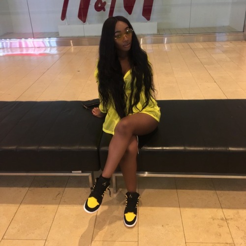 darkskinnedblackbeauty:Yellow was made for black girls follow me @ilykaren.a