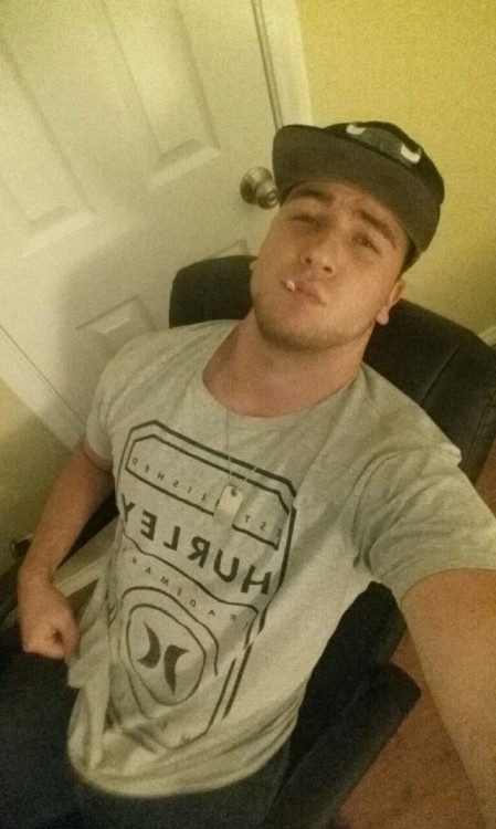 mrnorthwes:  steevoooo:  Tired af, today.   Studly 