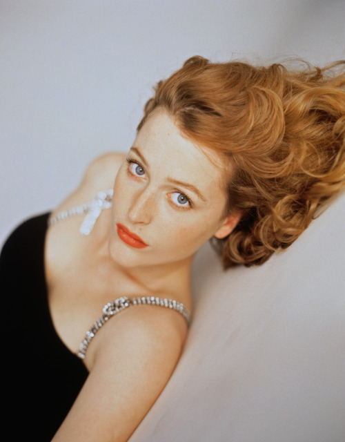 scuily:Gillian Anderson photoshoot circa 1990s