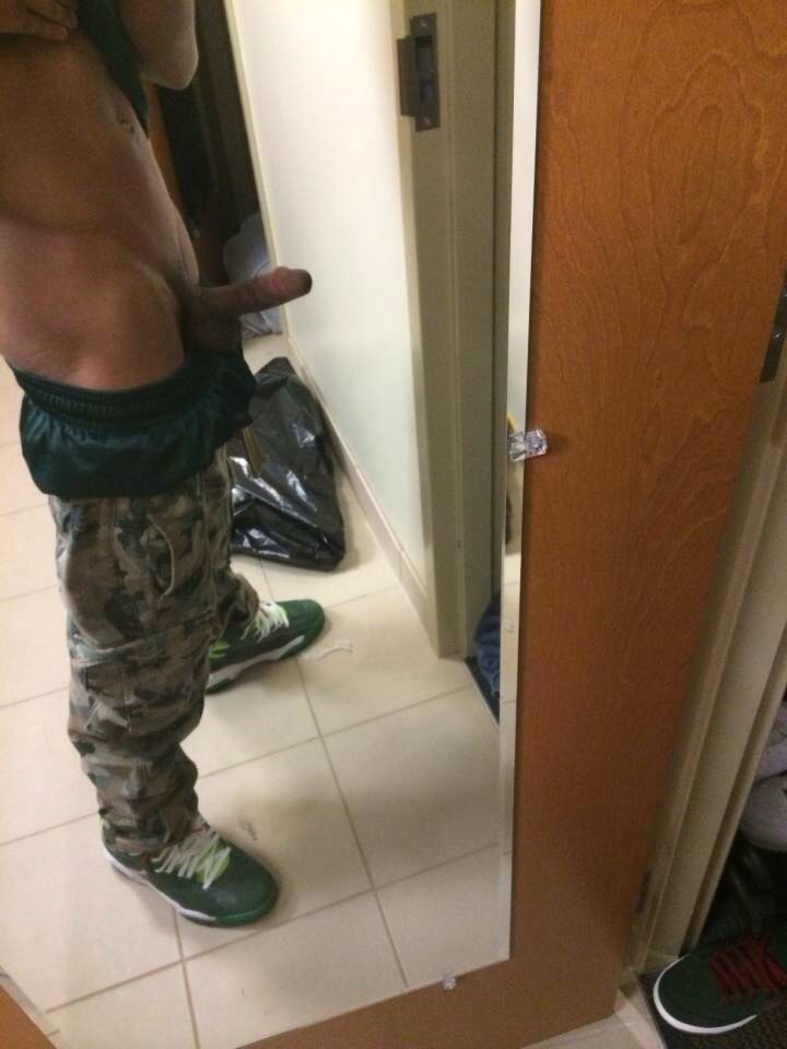 eatmysnicker:  thatsverygay:  Dee Tod  😍