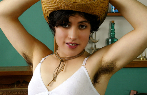 lovemywomenhairy: She can be my trail boss any time she wants to