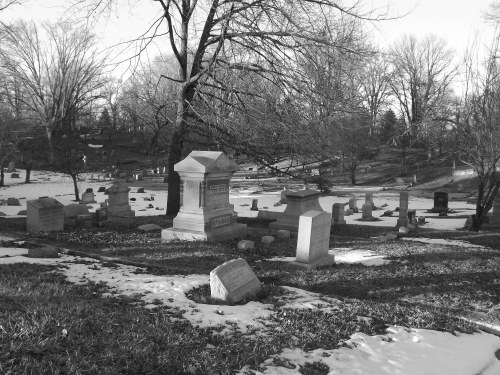 stupidpod:  Alton Cemetery, Alton Illinois 
