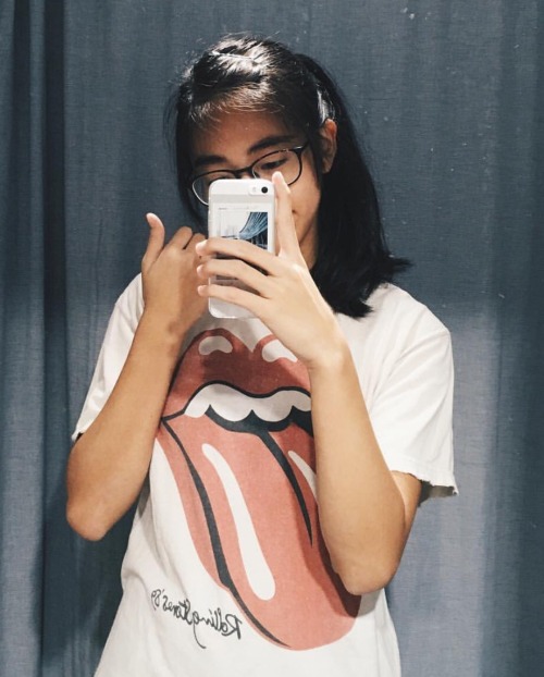 alanchua520: Anyone know who is she?