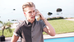 dsvefranco:  The Carrie Diaries S2E09 + Sebastian Kydd. 