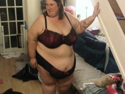 mywifessexybody:  supersexybbwandmaturegrannies:  We have a new submission for your enjoyment.  Check out her blog she wants to be a dirty little web whore.  A sexy submission sent to the hubby.  Amazing cunt body