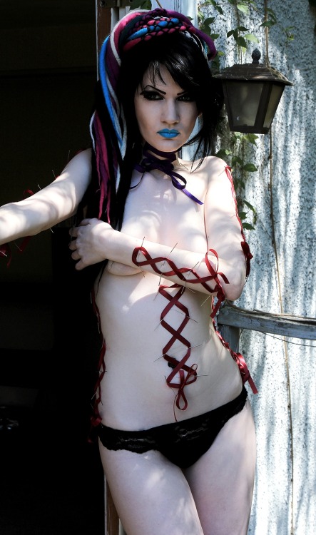sammiisinvil:  The rest of the photos from the first play piercing shoot :) 