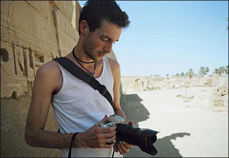 momo33me:  Tom Hurndall was a peace activist and an aspiring photojournalist. His