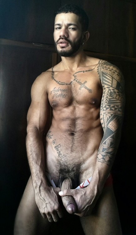 Harry LinsBeto’s Corner         http://betomartinez.tumblr.com/