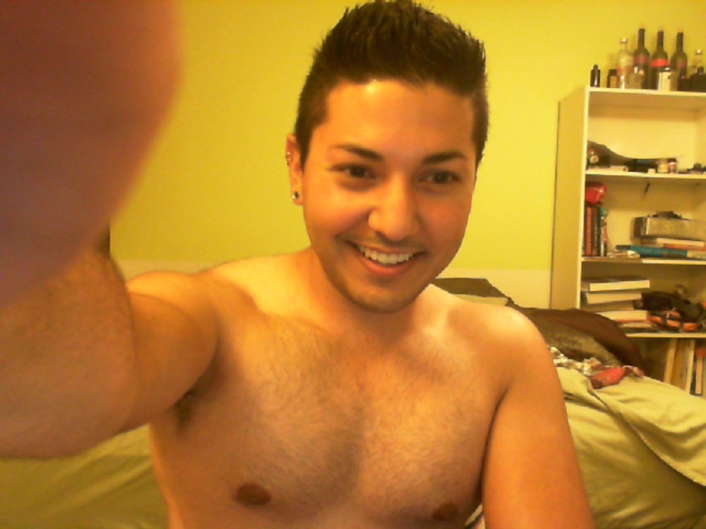 solis-radii:  tryin out my webcam before bed. G’Night! :D 