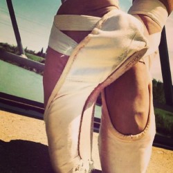 heeyidiotiloveu:  #ballet#like4like#tagsforlike#tags#for#like#follow4follow#please#follow#me 