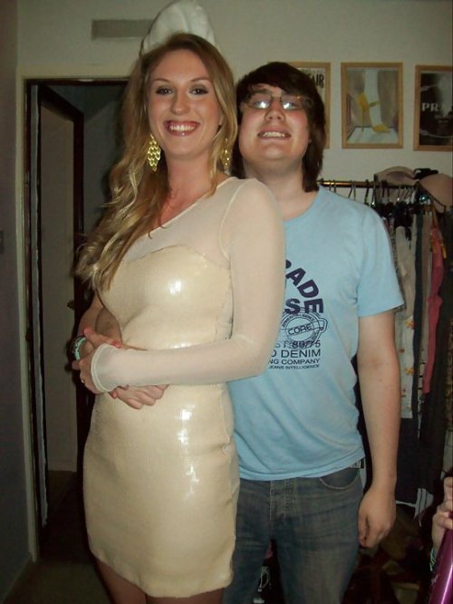 holyshitlookatthoseboots:  beauty and the awkward, ugly bastard  That&rsquo;s gotta be his mum.
