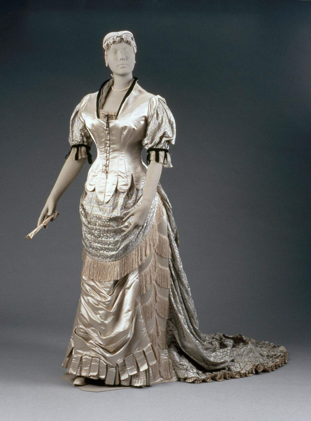 omgthatdress:
“Evening Dress
Charles Fredrick Worth, 1880-1885
The Museum of Fine Arts, Boston
”