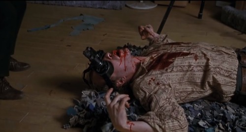 The Silence of the Lambs (Jonathan Demme, 1991), Heat (Michael Mann, 1995): Ted Levine dies in the s