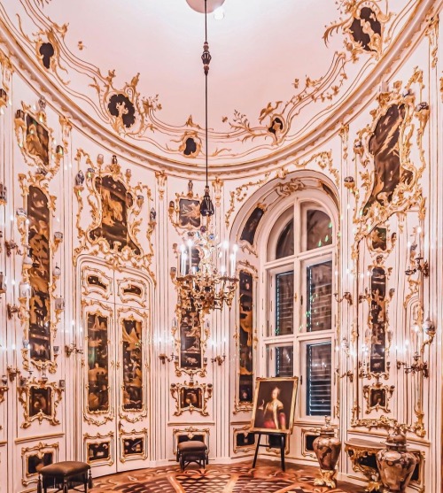 Schönbrunn Palace’s East Asian Cabinets, Wien, Austria,@ IG/ Aalex Mesquita