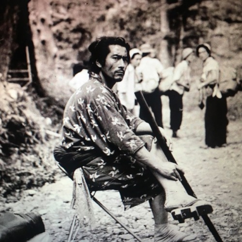 toe-knee-danza:Toshiro Mifune
