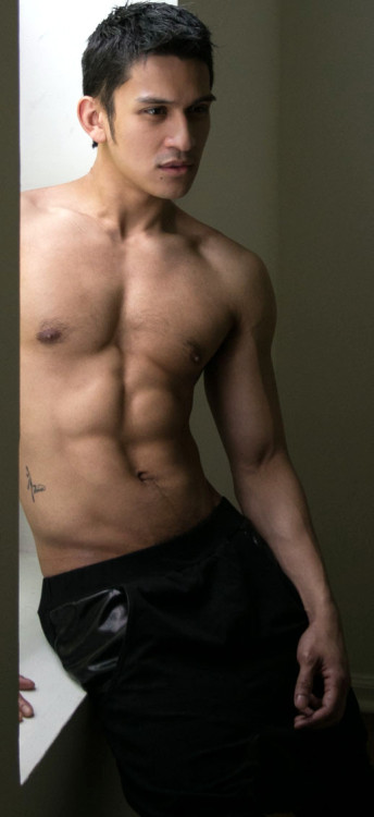 gcr75:  G’s aggregation of hot: male models (amateur / aspiring & pro), amateurs, selfies, etc. – model(s) unknown BY MATT HOPKINS