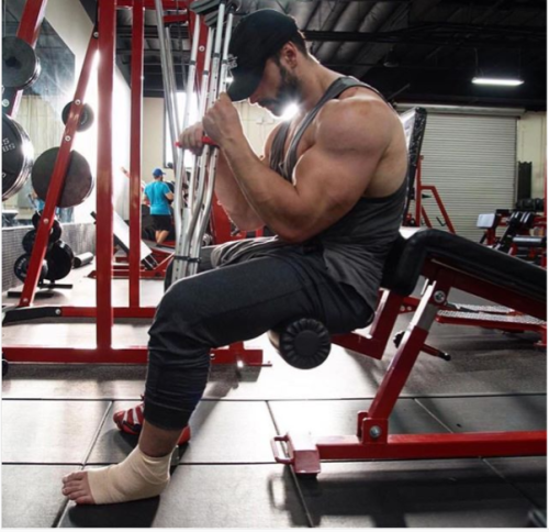 dafyddbach:    Bradley Martyn for 5300 followers.  For more muscle hunkery follow @dafyddbach