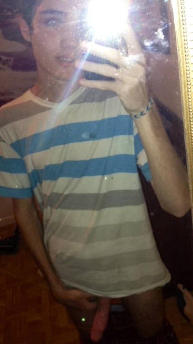 penixxxx:  Because a few of you wanted to see my face, this is the best I can do