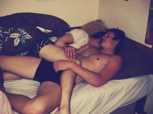 bigsexyboys:“We’re straight we promise”