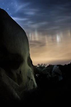 ponderation:Ancient Lights by Ivan FarcaWhen planning my trip to Joshua Tree i saw skull rock and said that i will do some light painting at night there but what i experienced was something out of the ordinary. Some lights on the sky started to show up,