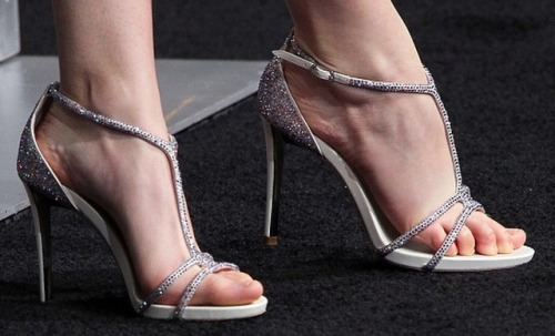 o-sole-o-mio-2: Virginia Gardner is amazing in the new Halloween movie, and her feet are gorgeous.&n