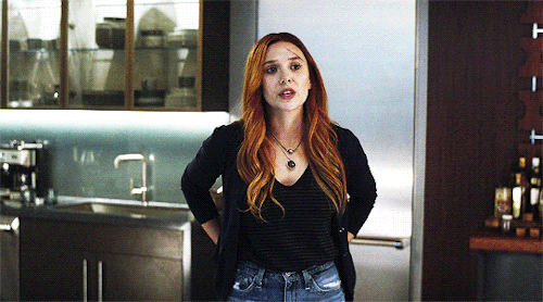 Flustered | Wanda Maximoff X Romanoff!Reader 
