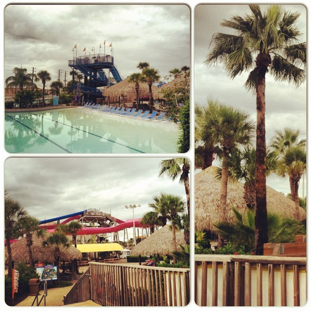 Had a lot of time to myself 🙇during #DayCrew today so I took some time to admire the scenery,🌊the ☁️sky ☁️looked creepy-coolish💙 (i know that is not a word) #Happydaysofsummer2014 #bahnstaff #schlitterlife #lovegalveston by sgi_foodbeverage...