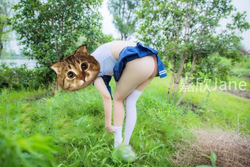 mfjxjane: 【嘉欣Jane露出系列第九期预告】 预告一波露出图噢，宝宝今晚六点半会更新露出套图，希望各位小哥哥及时点开噢☺️ 宝宝先预告几张宝宝在穿衣服准备的照片吧