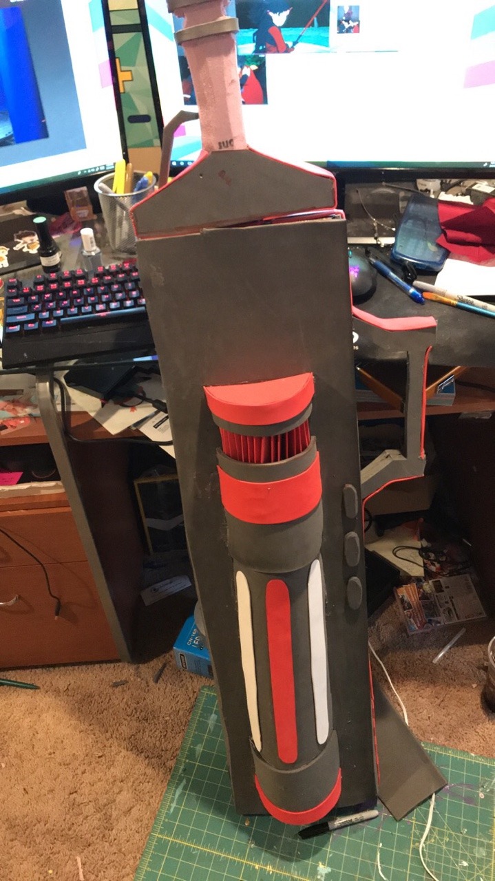 microkittycosplay:  microkittycosplay:  Raven’s weapon so far, noticed the barrel