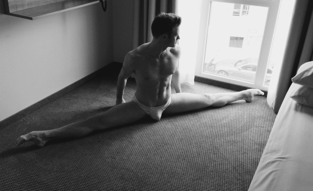 mansexfashion:    Photographer: Mark Odgers.  Model: Mark MacKillop Follow Me on