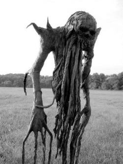 zombiestuff:  I want that scarecrow.