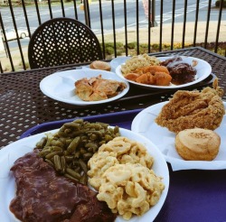 afro-arts:  Nana’s Soul Food Kitchen  www.nanassoulfoodkitchen.com