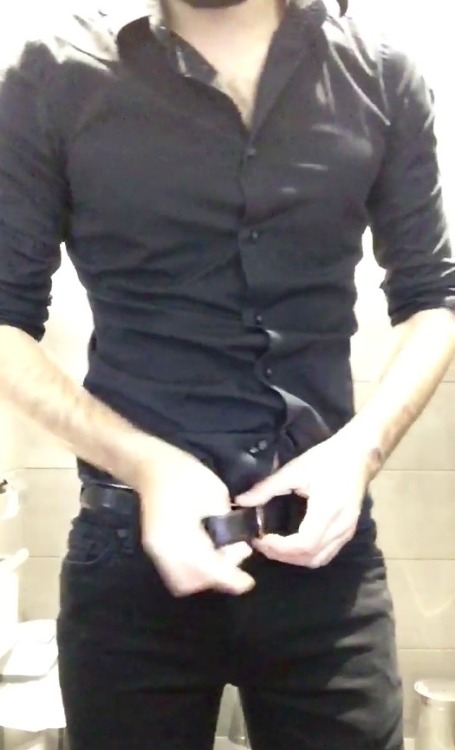 hungdownunder:  For more hot guys, follow me at:http://hungdownunder.tumblr.com/