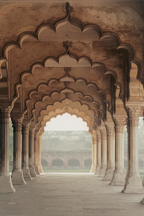 flippydoodle: Arches inside the Red Fort in Agra, India.
