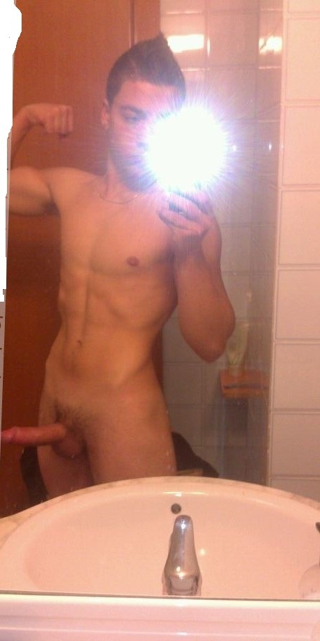 exposedguysblog:  19 y/o If you wanna see more hot straight guys REBLOG an FOLLOW