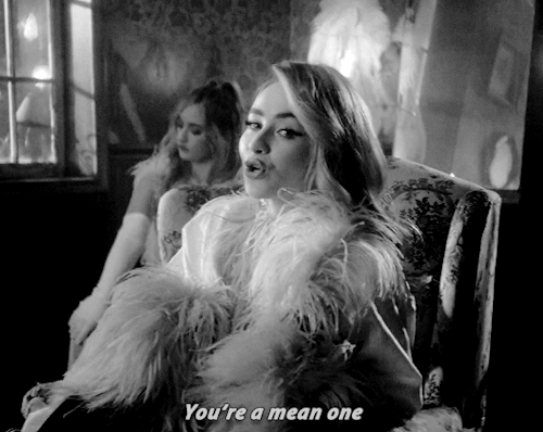 phoebejanes:Sabrina Carpenter in Lindsey Stirling’s “You’re a Mean One Mr. Grinch” Music Video