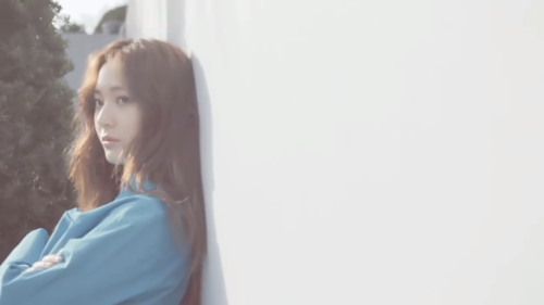 velvetvirgo:krystal for vogue girl@krystalspeach