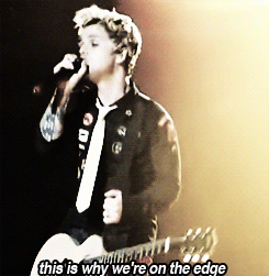 everyonesfullofshit-blog:  Day 10. Favourite song on 21st Century Breakdown  - ¡Viva la Gloria! 