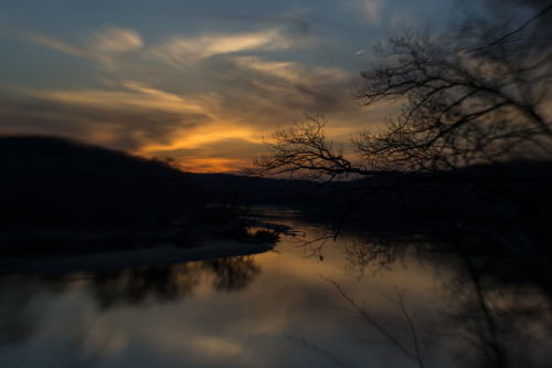 richherrmann:Sunset on the Cedar River as seen by a Lensbaby Sweet35. 