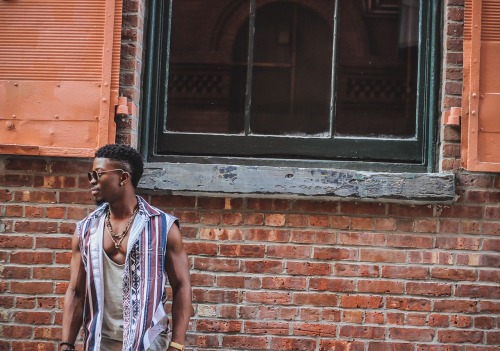 huds-im-out:  homeofthegods:  blackfashion:  Craig Johnson, Bronx, NY, 22 IG: Craig_DaDon  Sunglasses: Ray-Bans Shirt : Thrifted ( Oversized ) shorts : Levi’s  Shoes : GH Bass  Photo Credit : beyond-theframe  HE IS SO CUTE  May I call you husband? 😏