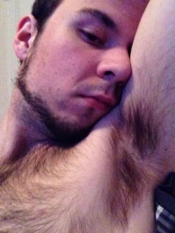batorbro:  Fuck he’s hot. I’d love to get a good whiff of his hairy pits. 