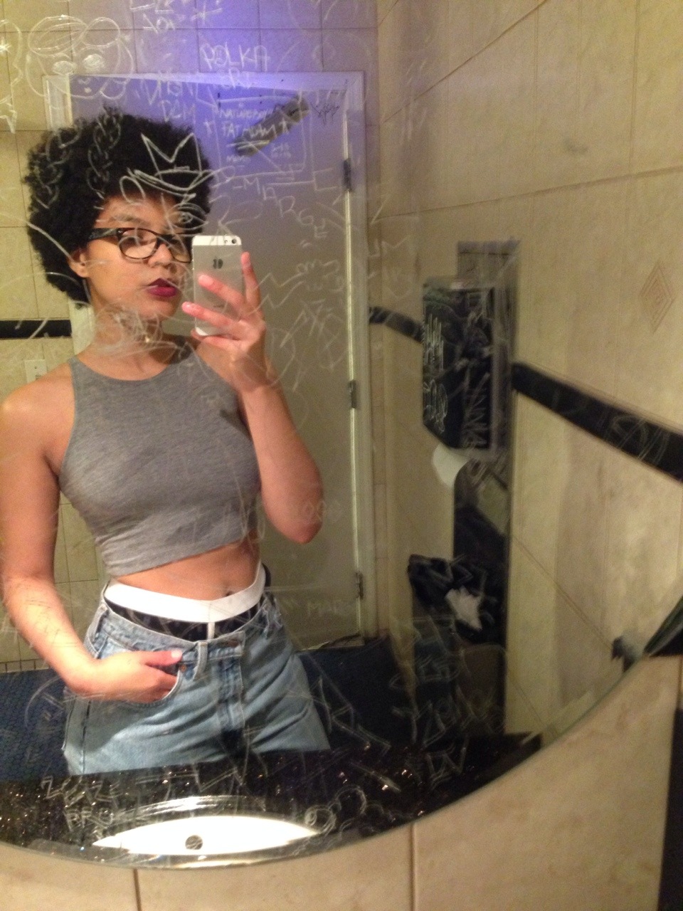 nirv-asana:  nirv-asana:  power stance  grade A boyfriend looks.