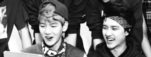 dokyungs-deactivated20180605:  baeksoo's reaction to a rap cover of history 