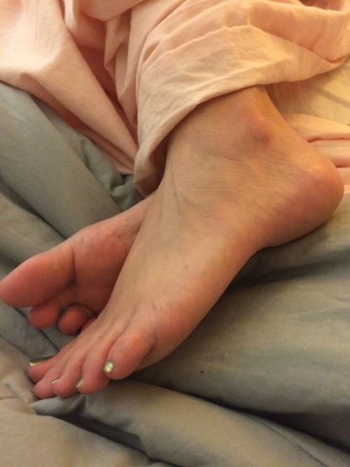 barefootlover: Esme’s sleepy feet